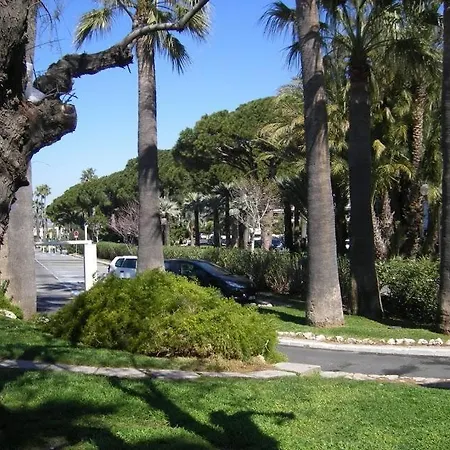 Karolina Properties - Commodore Croisette Канны